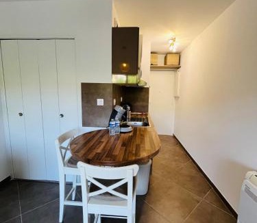 Saint-Mandrier-sur-Mer Apartment | Studio cozy proche de la mer