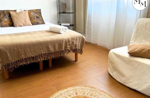 4th Arrondissement Apartment | Studio Déco Blancarde 2-3 pers Terrasse Parking Clim