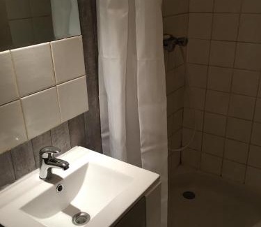 Saint-Vincent Apartment | Studio départ tardif proche gare et lycées