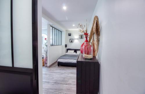 Franconville Apartment | Studio de 40m2 avec terrasse privée, gare à 5 min