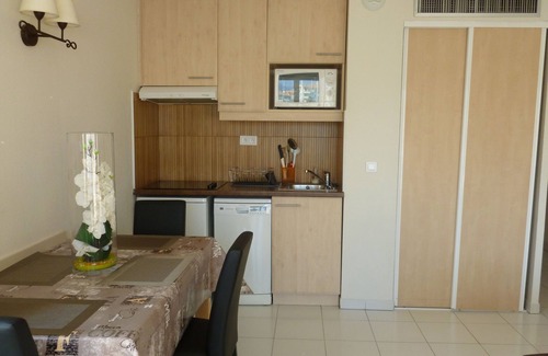 Frejus Port Apartment | Studio Exceptional view of Port Fréjus - Pool/Parking, direct access to the Beach.