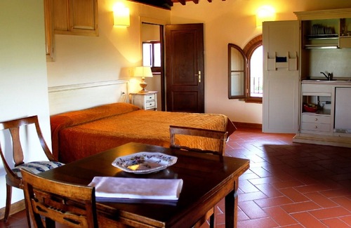 Santomato Apartment | Studio "Fattoria CasalBosco" an ancient medieval village surrounded by greenery