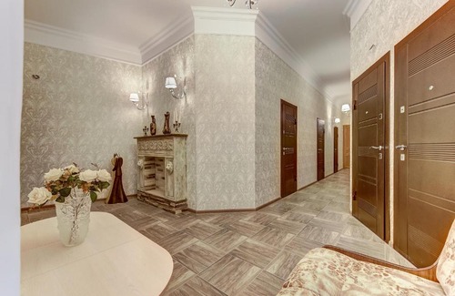 Vladimirskiy Apartment | Studio Favorite City