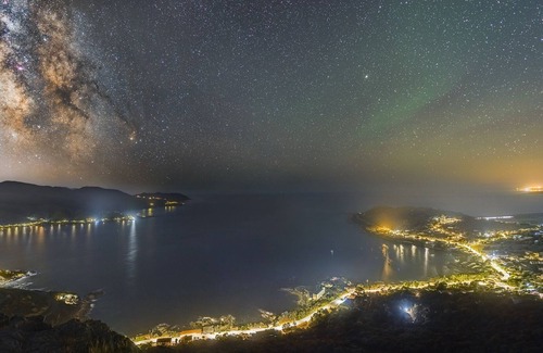Tiuccia Apartment | Studio feet in the water, on a beach