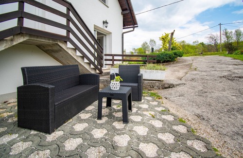 Lipovaca Dreznicka Apartment | Studio flat with terrace Lipovača, Plitvice (AS-19450-a)