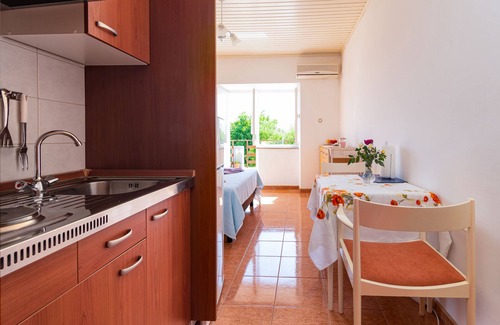 Skrbcici Apartment | Studio flat with terrace Skrbcici, Krk (AS-21231-a)