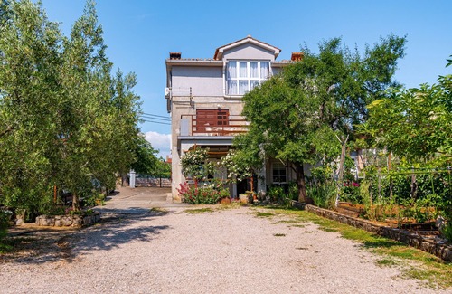 Skrbcici Apartment | Studio flat with terrace Skrbcici, Krk (AS-21231-a)