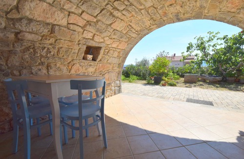 Skrbcici Apartment | Studio flat with terrace Skrbcici, Krk (AS-20440-a)