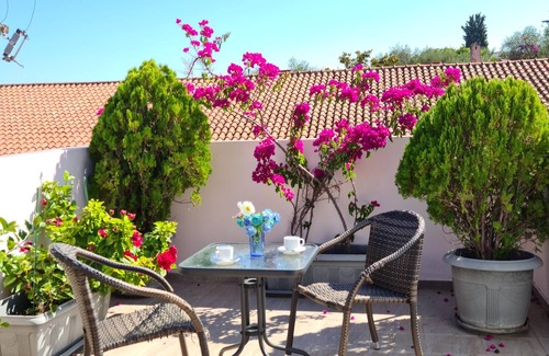 Benitses Apartment | Studio "Galini Studios 3" Near the Beach with Wi-Fi, A/C & Balcony