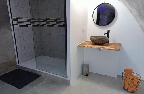 Dallet Apartment | Studio Glamour avec espace balnéo privé
