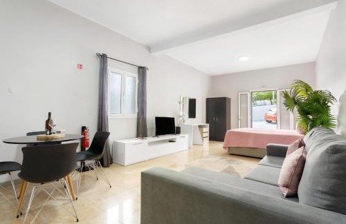 Canical Apartment | Studio Home Away from Home