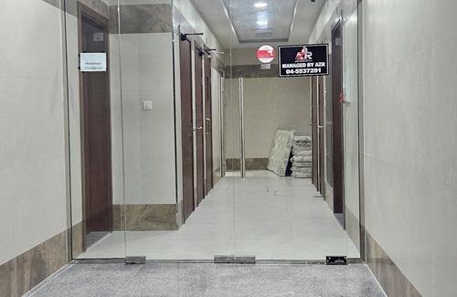 Bur Dubai Apartment | Studio hostel with all amenities in Dubai prime location. 250m to metro station.