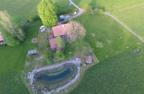 Rueggisberg Apartment | Studio in farmhouse, biodiverse with pond & sauna, pure nature