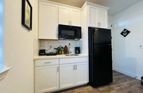 Folsom Apartment | Studio in Folsom near Intel with breakfast and free parking.