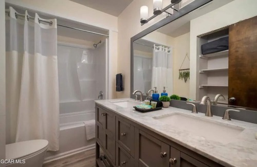 Granby Condo | Studio in Granby. Near Grand Lake & Rocky Mtn National Park. Pool & HotTubs 213