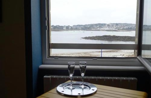 Plougasnou Apartment | Studio in Plougasnou with Sea View and Beaches