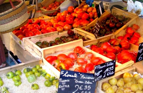 Rasteau Apartment | STUDIO IN RASTEAU Peaceful wine-growing village of Cotes du Rhône