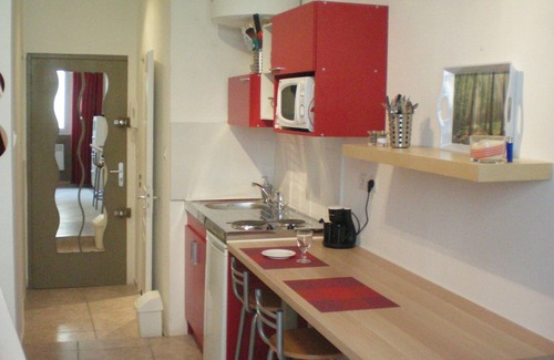 Noailles Apartment | STUDIO IN THE HEART OF MARSEILLE