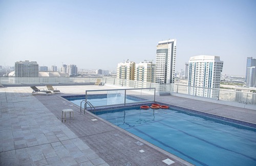 Dubai Sports City Apartment | Studio in the heart of Sports City -great view & amenities!