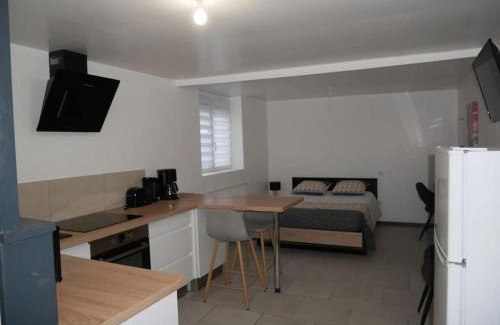 La Roche-sur-Yon Apartment | Studio Indépendant, au calme.