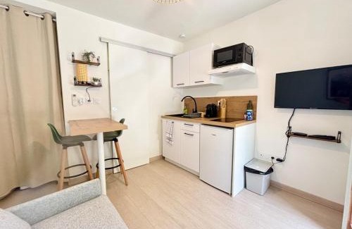 Alpes-Romans Apartment | Studio l'Azur - Chaleureux & Garage privé - Valence