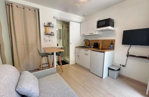 Alpes-Romans Apartment | Studio l'Azur - Chaleureux & Garage privé - Valence