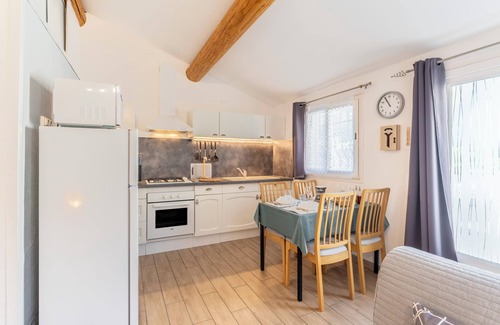 Bedoin Apartment | Studio 'La Petite Maison' with view of Mont Ventoux, Wi-Fi and air conditioning