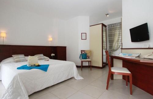 Saint-Jouan-des-Guerets Apartment | Studio Le studio by Interhome