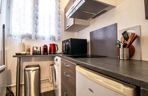Anatole France Danton Apartment | Studio "Le Nid Douillet" - Tout Confort à Proximité de la Gare - Tram à 5 min