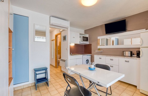 Le Grau-dʼAgde Apartment | Studio 'Les Saules' with Air Conditioning