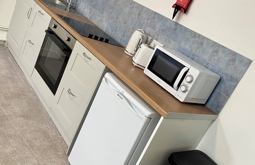 Upton upon Severn Apartment | Studio loft apartment in the centre of Upton upon Severn with parking and WIFI