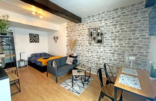 Moret-sur-Loing Apartment | Studio lumineux Cœur de Moret 50m du Loing