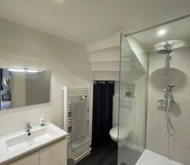 Moret-sur-Loing Apartment | Studio lumineux Cœur de Moret 50m du Loing