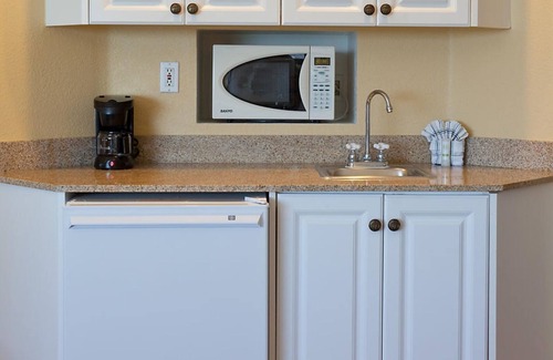 St. Pete Beach Resort | Studio, Luxury Condo, St. Petes, FL (3318317)