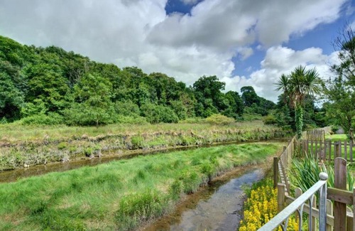Little Petherick Apartment | Studio Maltsters Studio by Interhome