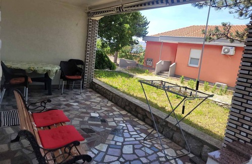 Klenovica Apartment | Studio mit Klimaanlage und Terrasse