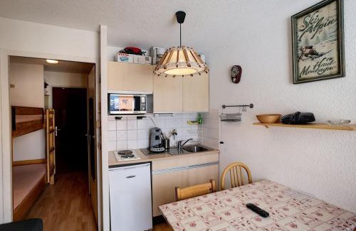 Les Bruyeres Apartment | Studio montagne 3 pers aux Menuires, ski aux pieds - FR-1-178-305