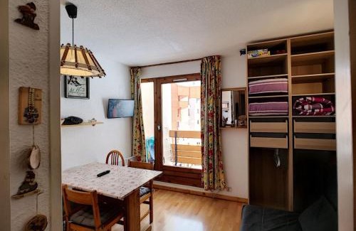 Les Bruyeres Apartment | Studio montagne 3 pers aux Menuires, ski aux pieds - FR-1-178-305