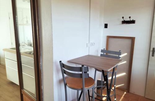 Bressols Apartment | Studio neuf à la campagne