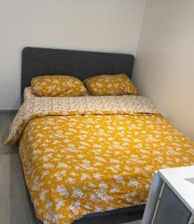 Elancourt Apartment | Studio neuf avec terrasse