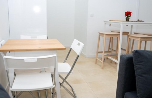 Cerro - El Molino Apartment | Studio New Complete Metro Supermarkets