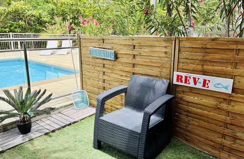 Orient Bay Apartment | Studio ô Soleil, in the heart of Orient Bay Park, on the beach