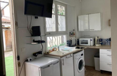 Cannes La Bocca Apartment | Studio of 18 m2 with terrace in Cannes La Bocca