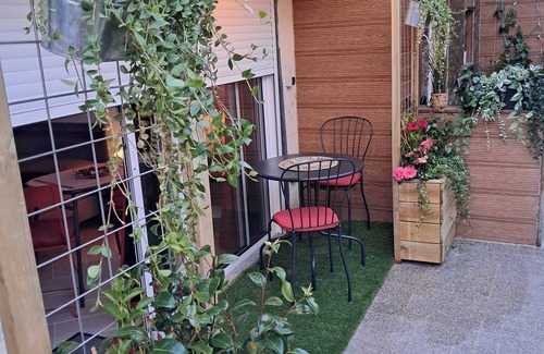 Pantin Apartment | Studio Paris, Le Petit Parisien