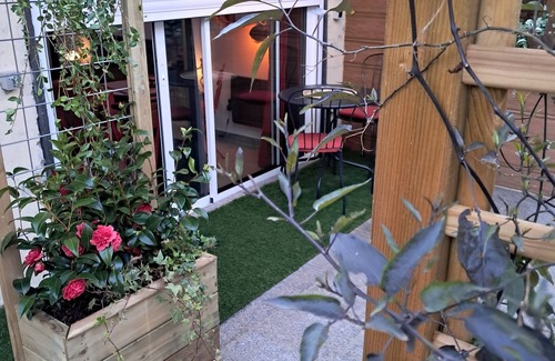 Pantin Apartment | Studio Paris, Le Petit Parisien