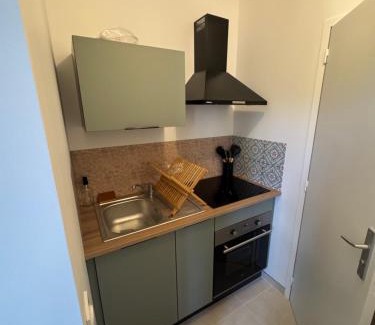 Mayenne Apartment | Studio Pensée - Proche centre ville