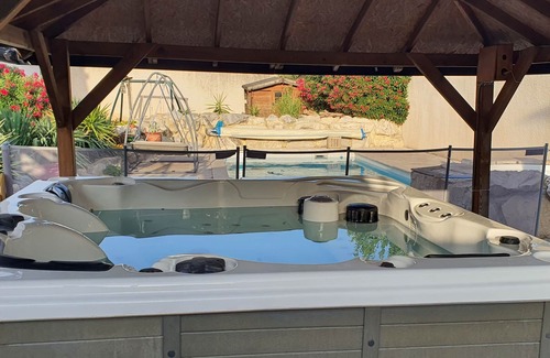 Milhaud Apartment | Studio Privé Avec SPA et Piscine