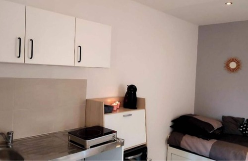 Les Pennes-Mirabeau Apartment | Studio Privé Maison Piscine