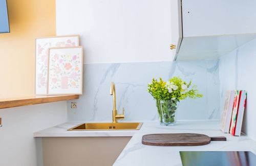 Chaussee-d'Antin Apartment | Studio-Private Bathroom-Modern