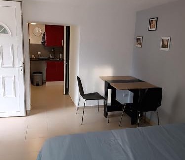 Villeneuve-le-Roi Apartment | Studio proche RER 200m et aéroport Orly 20 min